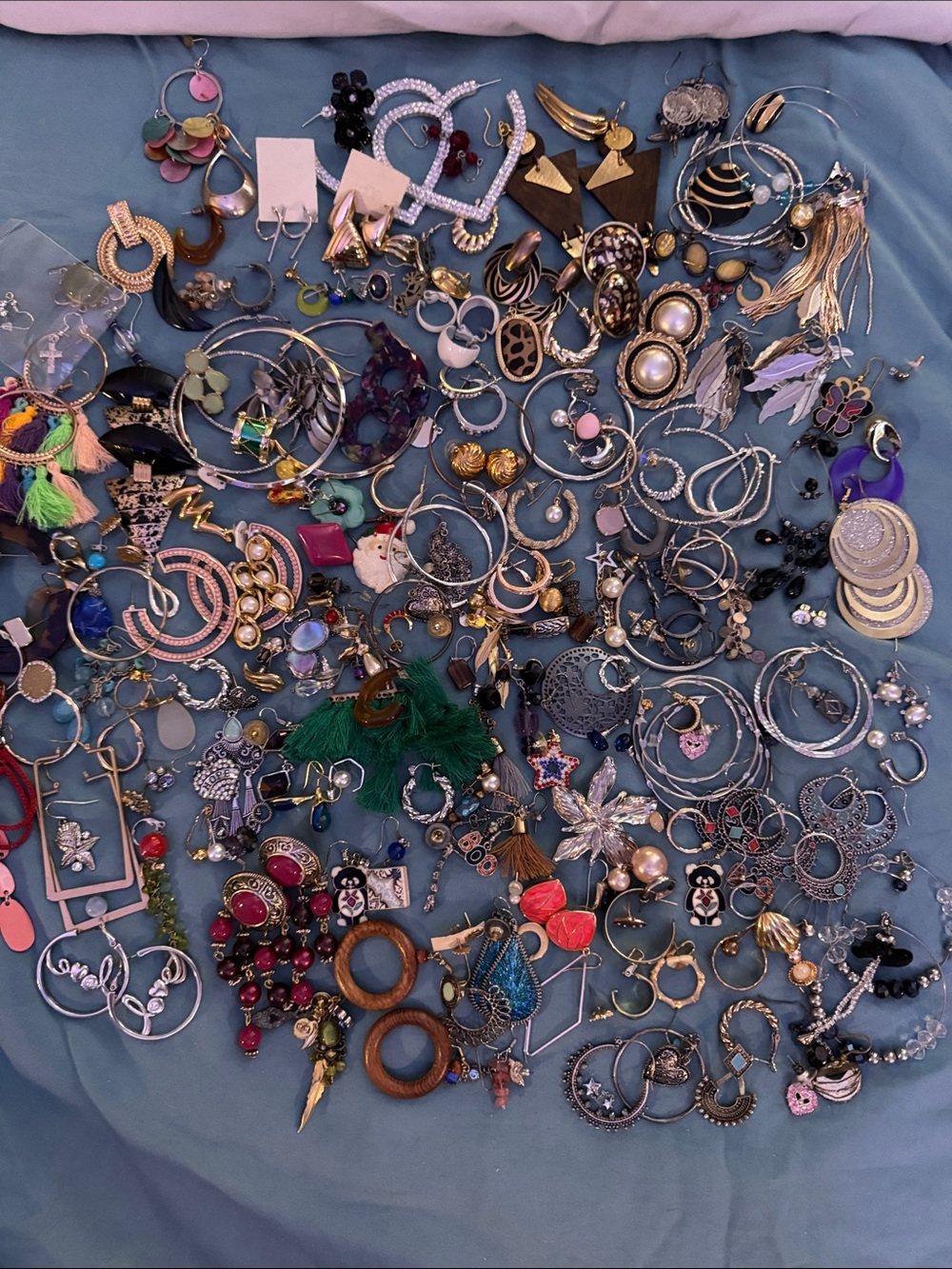 Assorted Women's Earrings Set in Multiple Colors